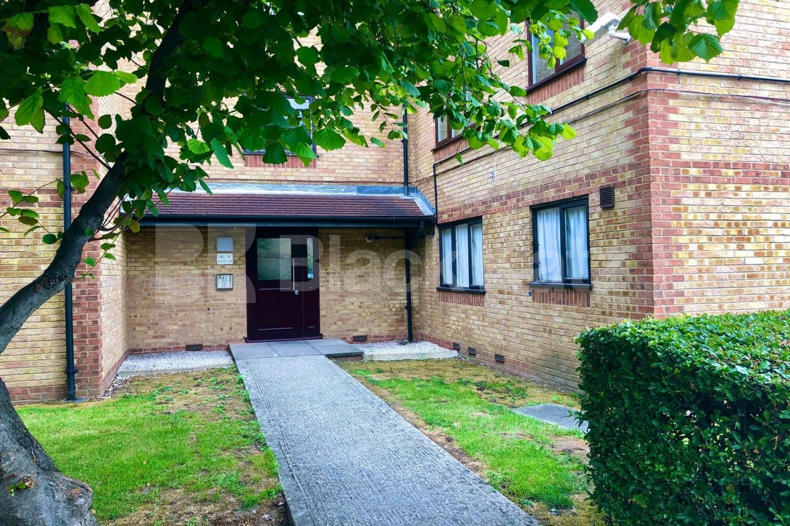 Stylish ground floor apartment  with beautiful mature communal gardens John Maurice Close, Elephant and Castle 